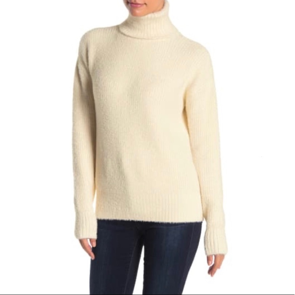 Code X Mode Cream White Cozy Turtleneck Sweater